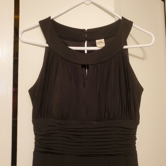 Sangria long dress/gown - Picture 8 of 13